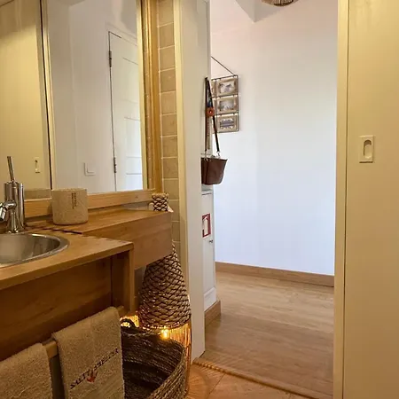 Apartment Salty Shelter Parede